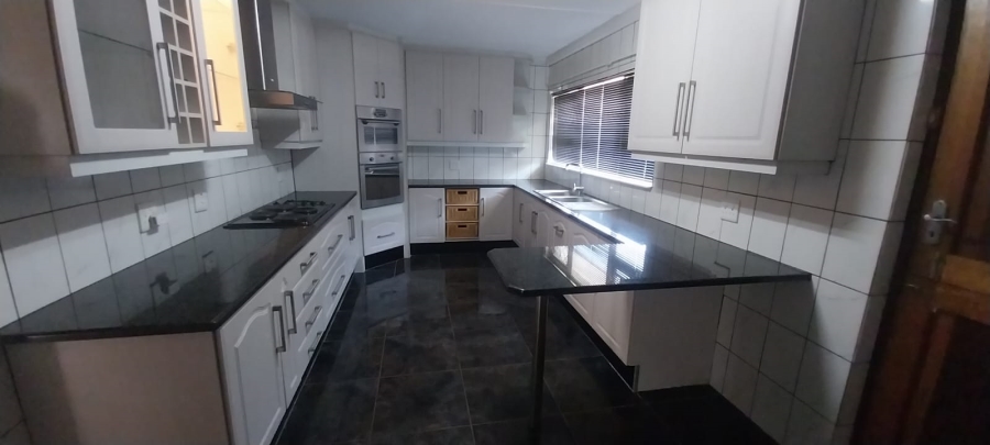 4 Bedroom Property for Sale in Beacon Bay Eastern Cape